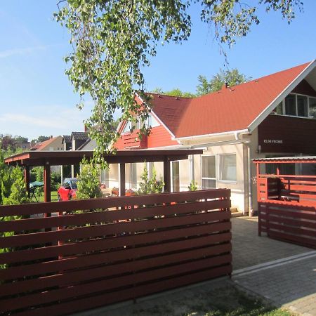 Elso Fecske Apartmanok Шиофок Экстерьер фото